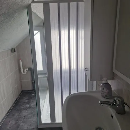Helle Dachgeschoßwohnung Nr 4 * Mengkofen