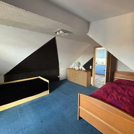アパート Helle Dachgeschosswohnung Nr 4 Mengkofen