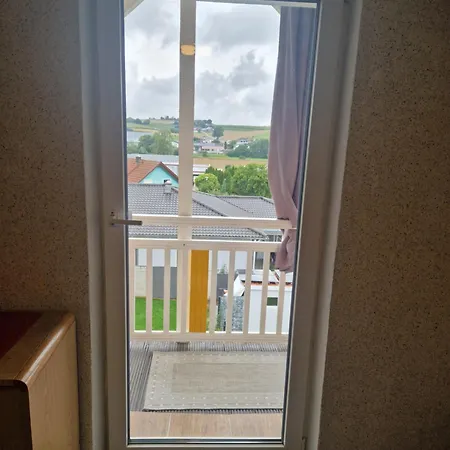 Helle Dachgeschosswohnung Nr 4 * Mengkofen